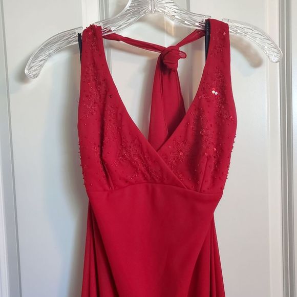 💜 2/$30! B. Darlin Halter Sequin Floor Length Chiffon Gown - Picture 2 of 6